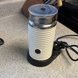 Nespresso Aeroccino in Cream and Black